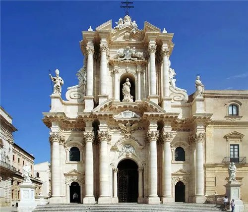 巴洛克建筑风格特点是什么