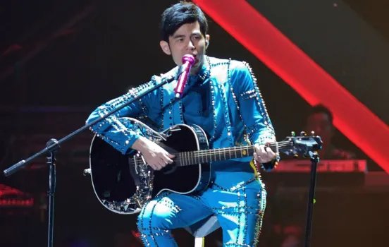 周杰伦现身贵族学校小周周要上学了吗？