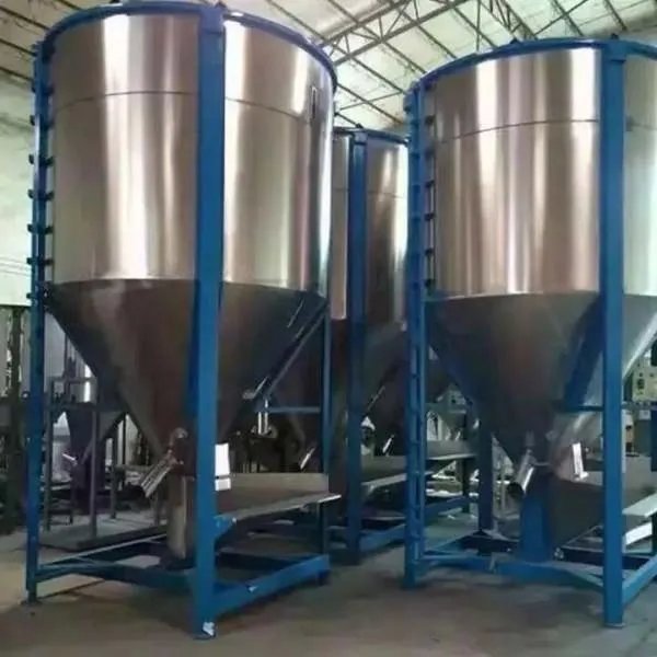 河南6人掉入面筋作坊物料罐身亡，6人是如何掉进去的?