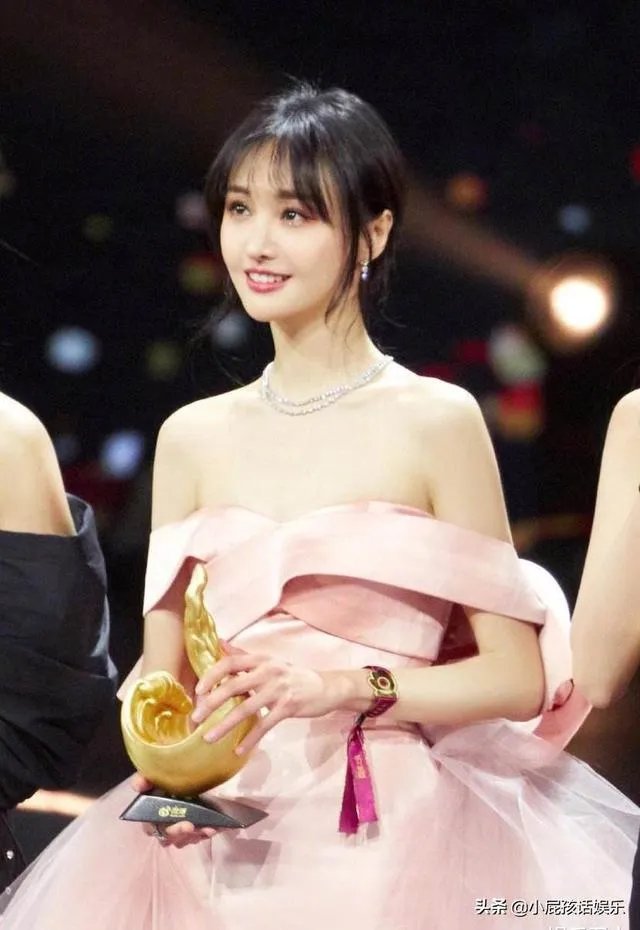 凭借偶像剧走红的郑爽说自己不想演偶像剧，对此你怎么看？