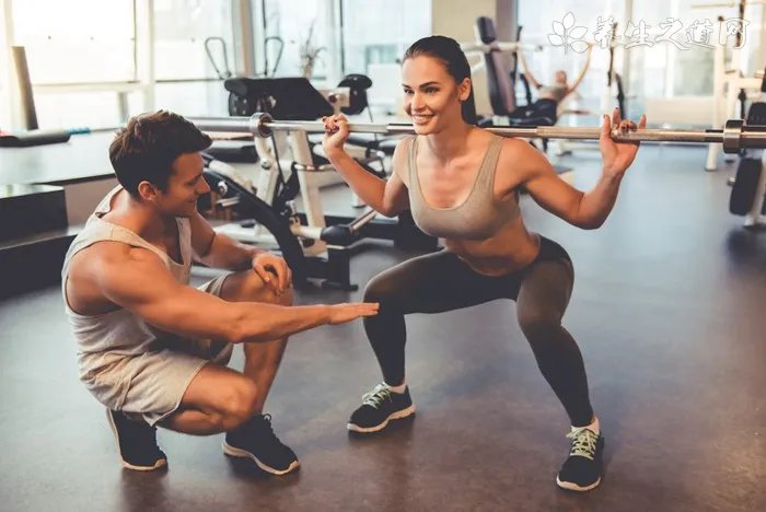 怎么左右脚跳绳