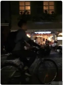 王俊凯在哪里骑车带着赵薇？