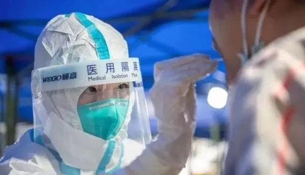 扬州本轮疫情集中在两条传播链，当地的疫情为何会如此严重？