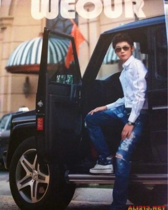 14岁富二代高调炫富 住豪宅、开豪车、秀美女