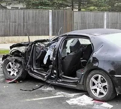 韩国一车祸致中国公民6死4伤，造成车祸的原因是什么？