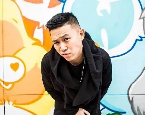 中国有嘻哈面具男是谁：面具男欧阳靖资料简介