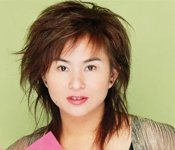 经典情歌《爱你十分泪七分》 裘海正深情演唱催人泪下