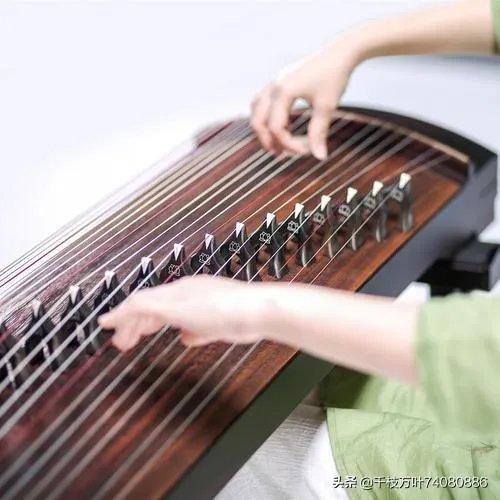 小提琴有几根弦?