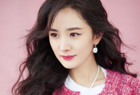 杨幂父亲的身份曝光！怪不得一直没公开，背景原来如此深厚，你知道是谁吗？