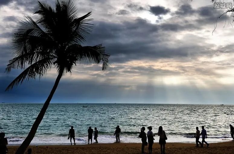 三亚所有景区景点暂停营业 真相是台风沙德尔来了