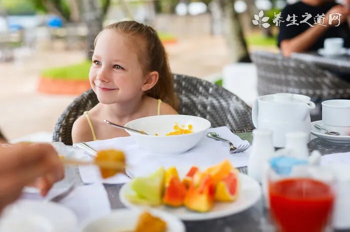 戴口罩有臭味怎么回事 戴口罩有臭味怎么办