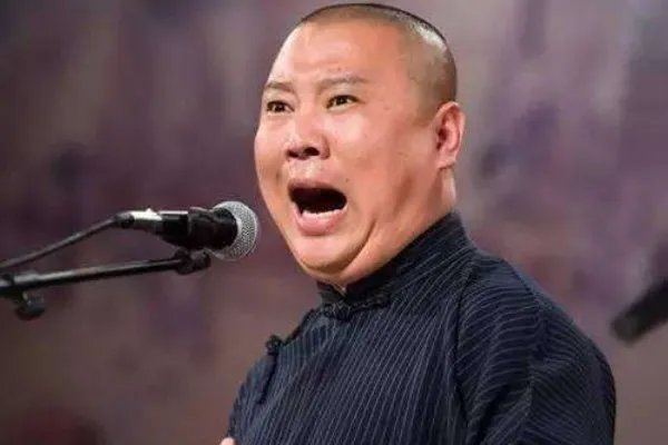 何云伟郭德纲都是背叛师门，郭德纲为什么只与曹云金杠？