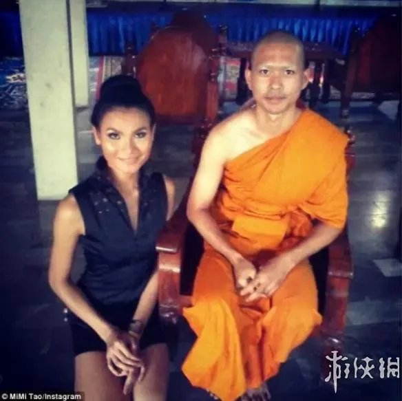 泰国和尚变性后当模特 有一副好身材大长腿比例惊人