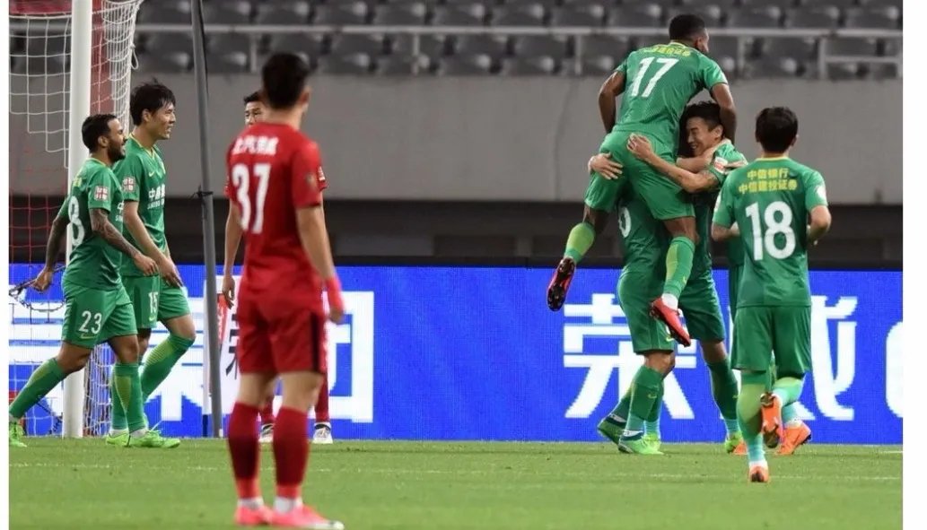 国安2-1逆转上港谁进的球？