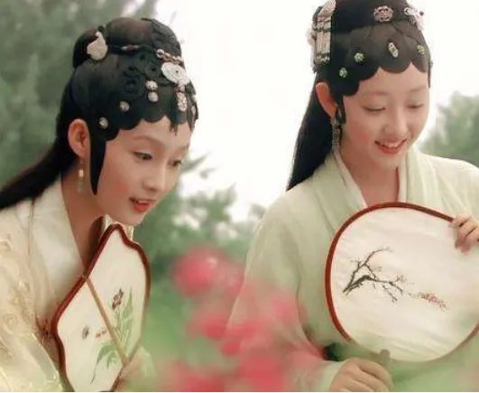 李沁张檬杨幂蒋梦婕同框旧照,她们如今都发展得如何?