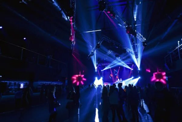 粉头卷走140万和母亲跑路，何为粉头？