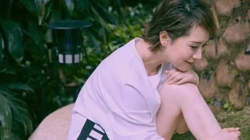 海清谈女演员困境宋佳当场翻脸，海清此举是否情商低？