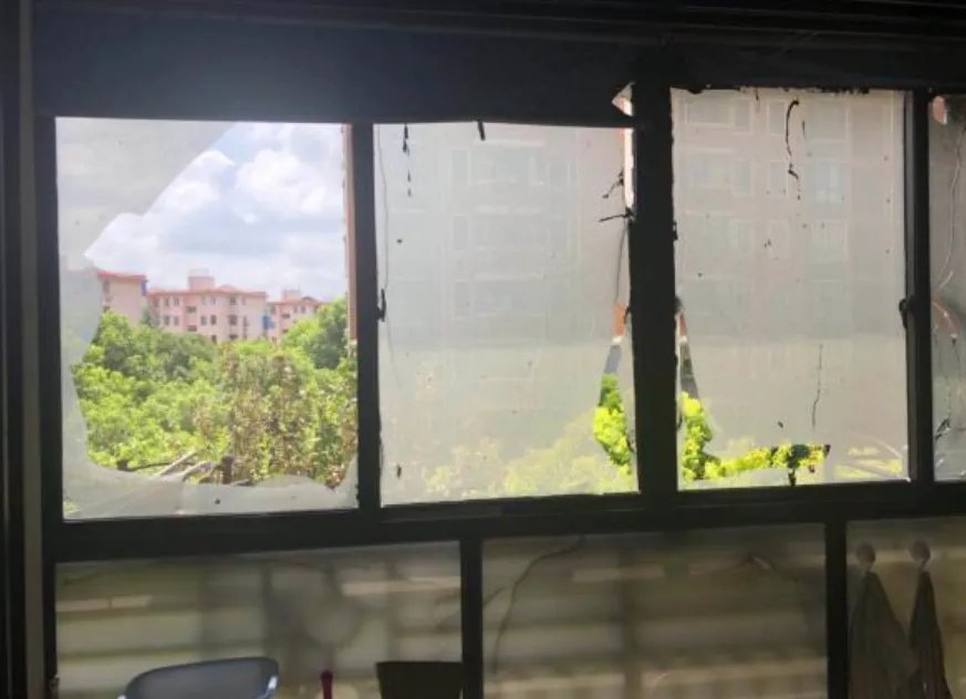 上海一电动车行起火为何致多人伤亡？