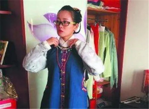 女子穿五年汉服上下班  回头率100%，被路人喊“仙女”!