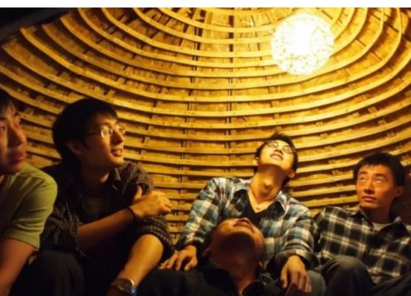 我会在那腥臭的腐朽中熠熠生辉什么意思？