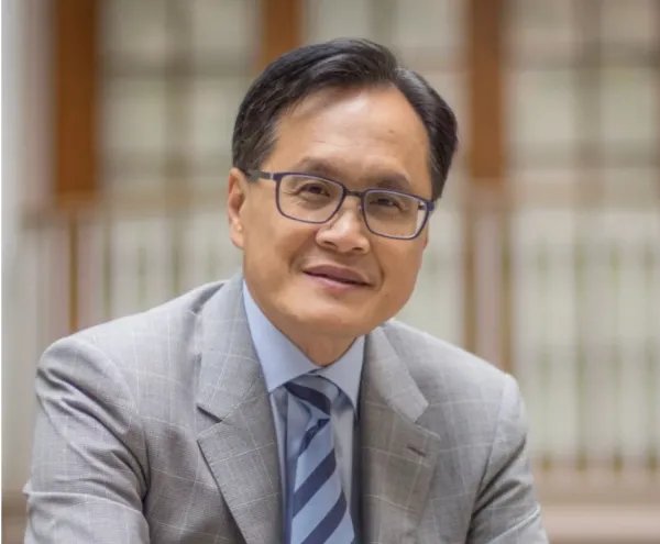 国内高校接连官宣顶尖学者归国任教,你如何看待这一现象?