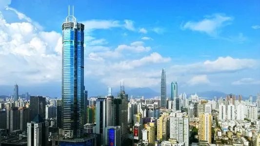 深圳300多米高楼晃动，众人撤离，高楼晃动的原因是什么？