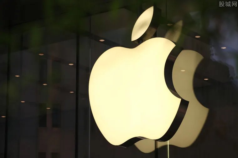 苹果罕见评级下调 分析师称iPhone周期已近尾声