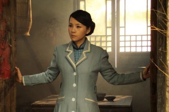 王牧笛女友何琳打点滴没找到血管激怒王牧笛 揭开何琳情史