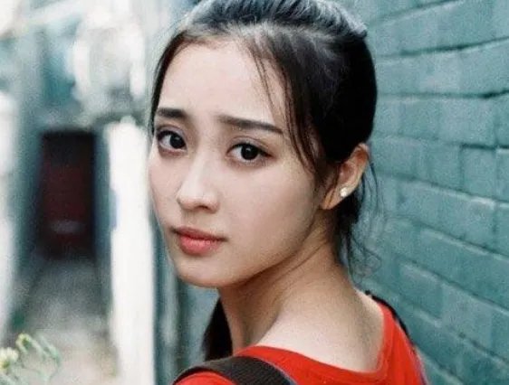 《安家》朱闪闪是谁演的?扮演者资料介绍