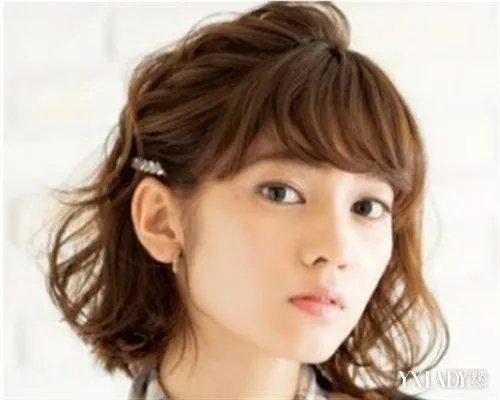 齐肩短发扎法图解4个步骤让你拥有美丽发型