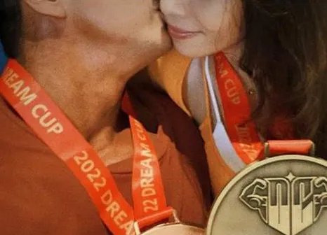 李沛旭官宣结婚，并晒出和两人的婚戒，他的女友是谁？有何来头？