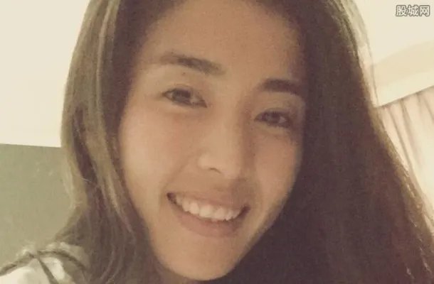 足球界女神赵丽娜的凸点 看完图片小伙伴都害羞了