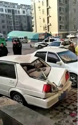 中学生12楼跳下是怎么回事？