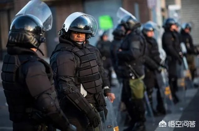 美国的国民警卫队和军队有何具体区别？