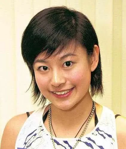 江若琳走光露卫生巾图，江若琳整容前什么样子