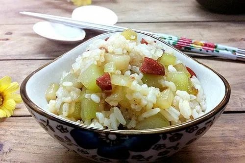 班级剩饭菜超重取消奖学金评选，具体规定明细是什么？