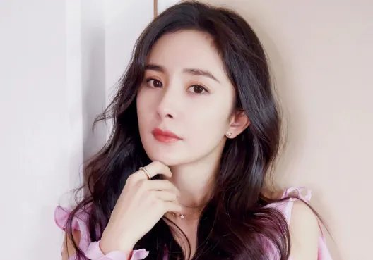 杨幂父亲的身份曝光！怪不得一直没公开，背景原来如此深厚，你知道是谁吗？