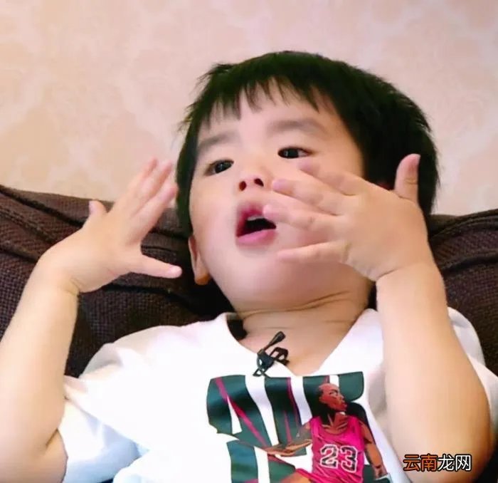 快女黄英晒近照 快女黄英近况