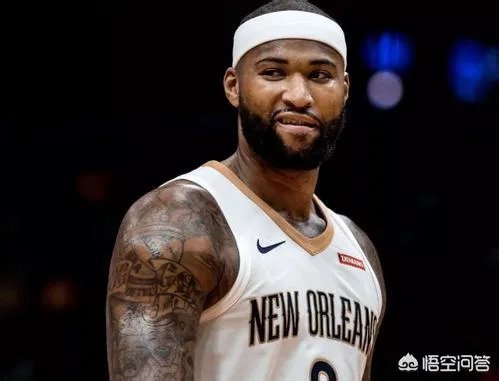 考辛斯在社交媒体上取关鹈鹕后，关注了泡椒、兰德尔、小托马斯，大家怎么看？