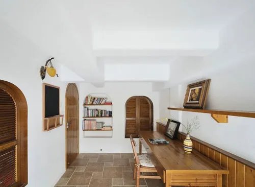 大厅有横梁装修设计该怎么办？