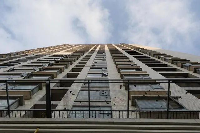 8月27日铁山靠说自己停播了，铁山靠怎么了？