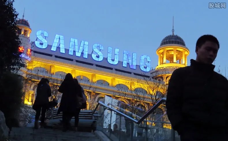 三星8K电视发布 顶配版98英寸售价逼近100万