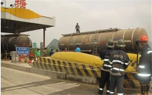 着火罐车进收费站求救  车子着火由谁负责赔偿