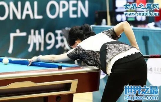 潘晓婷胸围凸点图片曝光,因D罩胸太大压球犯规