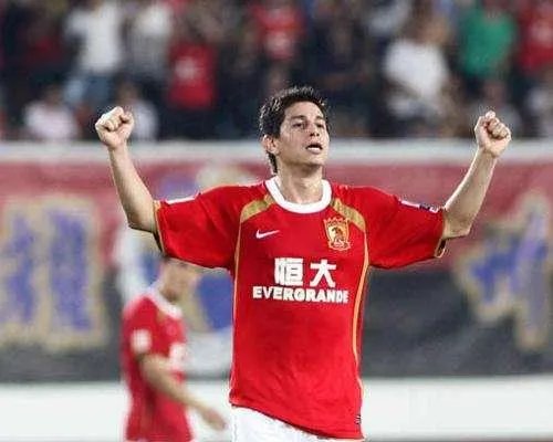 孔卡离开恒大后,去了哪