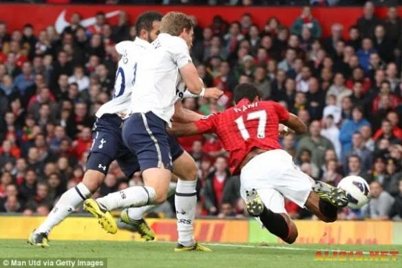 盘点足坛十大假摔王 C罗苏神布教授领衔无罗本