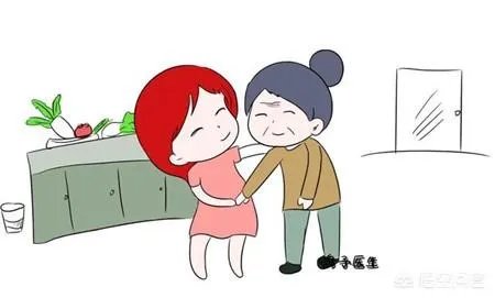 76岁的婆婆推着儿媳看樱花满脸幸福，你羡慕这样的婆婆吗？