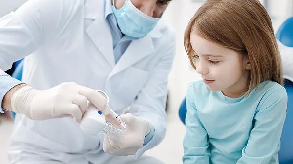 一岁多宝宝牙齿发黄是什么原因