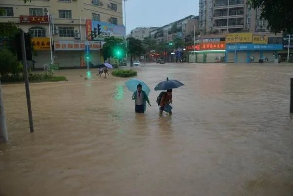 广州暴雨,全市中小学幼儿园停课,这部暴雨天气会持续多久?