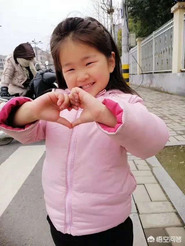 的哥捡到包归还时要求打表